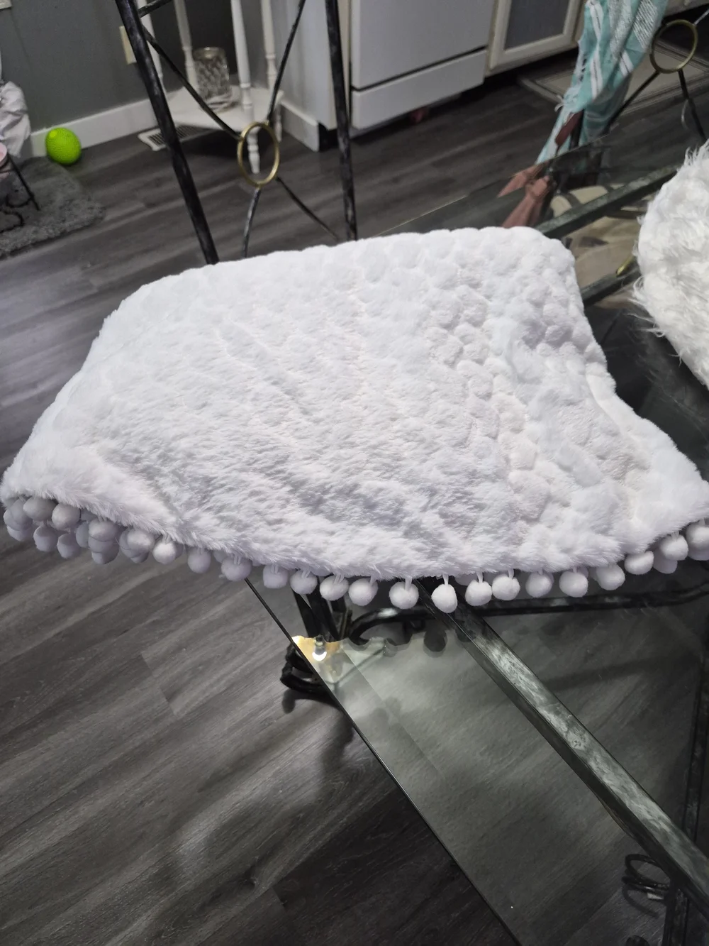 Plush White Pom-Pom Throw Blanket - Soft Home Bedding